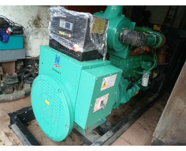 東莞市物流公司收購220KW康明斯NT855一臺(tái)